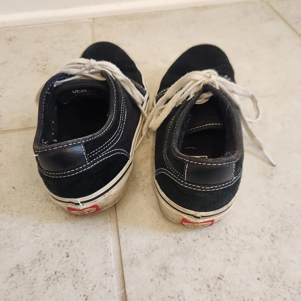 Black White Canvas Sneaker Shoe‎ VANS Mens Size 8.5 READ